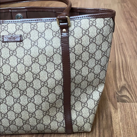 SOLD❗️💯 % authentic Gucci shoulder bag - Picture 9 of 16